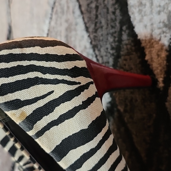 CANDIES CANVAS ZEBRA PRINT PEEP-TOE RED 4" HEEL PUMP STILETTO SHOE SIZE 8 - Picture 3 of 11